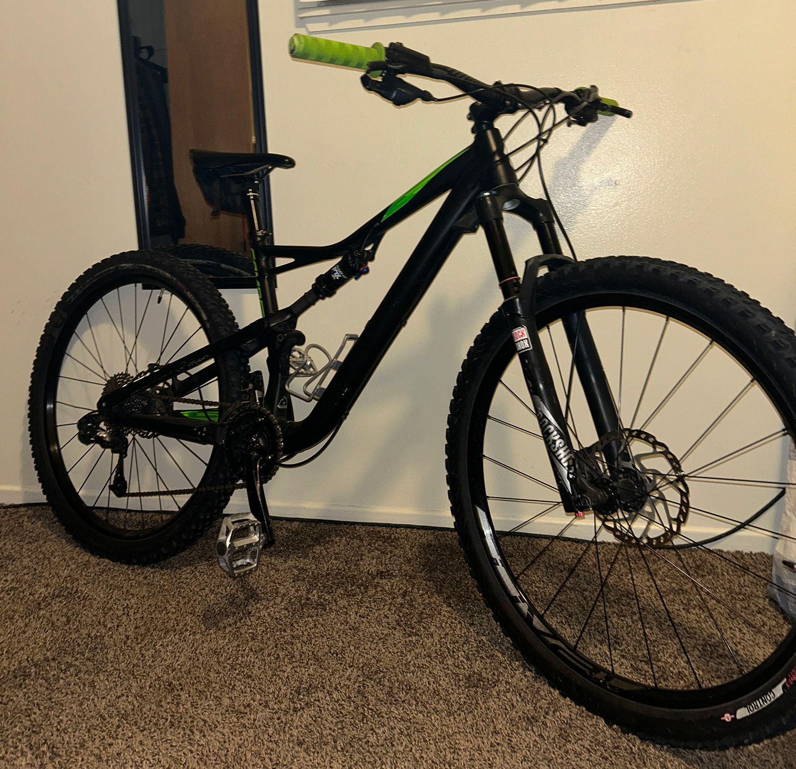 picture of Specialized camber comp full suspention mountain bike